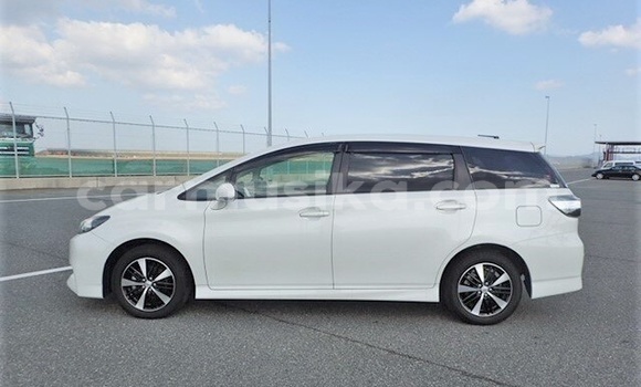 Buy Used Toyota Wish White Car in Beitbridge in Matabeleland South Buy Used Toyota Wish White Car in Beitbridge in Matabeleland South