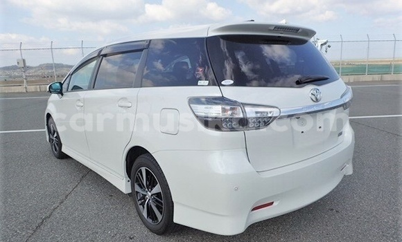 Buy Used Toyota Wish White Car in Beitbridge in Matabeleland South Buy Used Toyota Wish White Car in Beitbridge in Matabeleland South