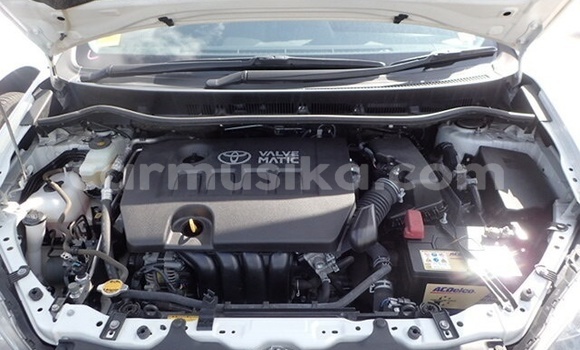 Buy Used Toyota Wish White Car in Beitbridge in Matabeleland South Buy Used Toyota Wish White Car in Beitbridge in Matabeleland South