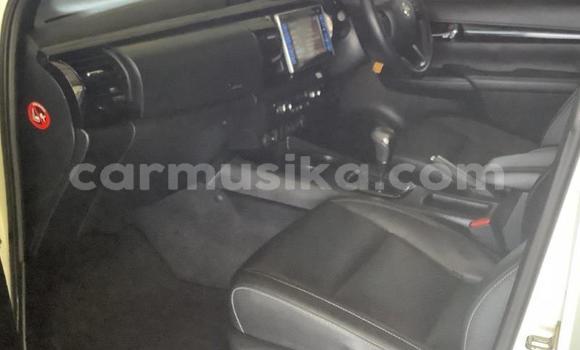 Acheter Occasion Voiture Toyota Hilux Blanc à Beitbridge, Matabeleland South Acheter Occasion Voiture Toyota Hilux Blanc à Beitbridge, Matabeleland South