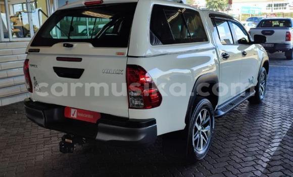 Nunua Ilio tumika Toyota Hilux Nyeupe Gari ndani ya Beitbridge nchini Matabeleland Kusini Nunua Ilio tumika Toyota Hilux Nyeupe Gari ndani ya Beitbridge nchini Matabeleland Kusini