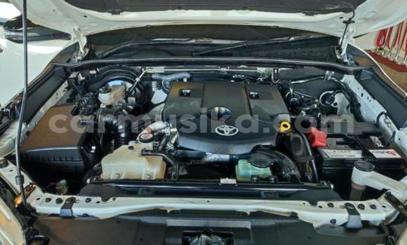 Nunua Ilio tumika Toyota Hilux Nyeupe Gari ndani ya Beitbridge nchini Matabeleland Kusini Nunua Ilio tumika Toyota Hilux Nyeupe Gari ndani ya Beitbridge nchini Matabeleland Kusini