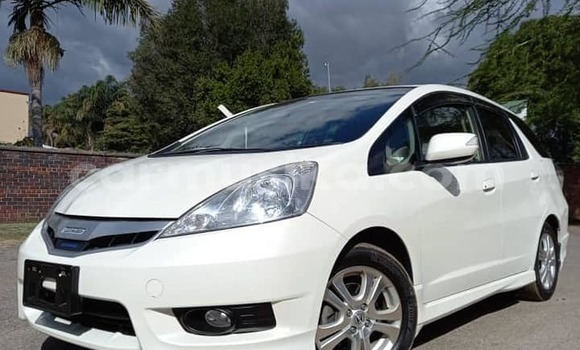 Acheter Import Voiture Honda Fit Shuttle Blanc à Harare, Harare Acheter Import Voiture Honda Fit Shuttle Blanc à Harare, Harare