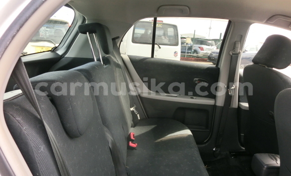 Buy Used Toyota Vitz Silver Car in Beitbridge in Matabeleland South Buy Used Toyota Vitz Silver Car in Beitbridge in Matabeleland South