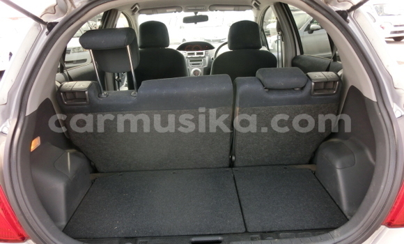 Buy Used Toyota Vitz Silver Car in Beitbridge in Matabeleland South Buy Used Toyota Vitz Silver Car in Beitbridge in Matabeleland South