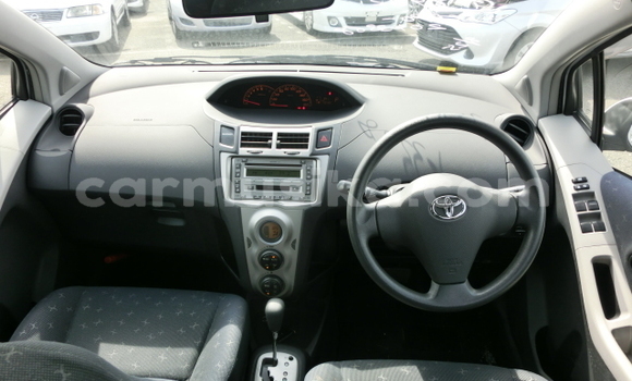 Buy Used Toyota Vitz Silver Car in Beitbridge in Matabeleland South Buy Used Toyota Vitz Silver Car in Beitbridge in Matabeleland South