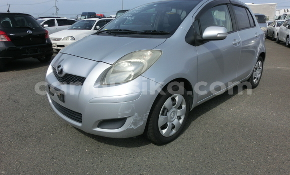 Buy Used Toyota Vitz Silver Car in Beitbridge in Matabeleland South Buy Used Toyota Vitz Silver Car in Beitbridge in Matabeleland South
