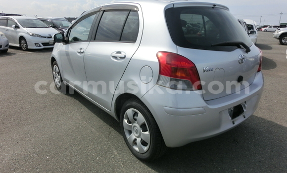 Buy Used Toyota Vitz Silver Car in Beitbridge in Matabeleland South Buy Used Toyota Vitz Silver Car in Beitbridge in Matabeleland South