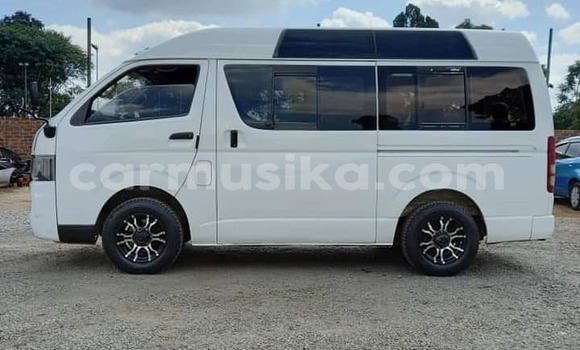 Buy Used Toyota Hiace White Car in Harare in Harare Buy Used Toyota Hiace White Car in Harare in Harare