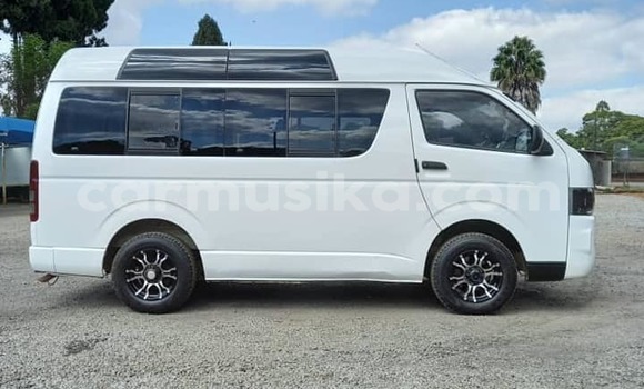 Buy Used Toyota Hiace White Car in Harare in Harare Buy Used Toyota Hiace White Car in Harare in Harare
