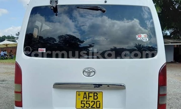 Buy Used Toyota Hiace White Car in Harare in Harare Buy Used Toyota Hiace White Car in Harare in Harare