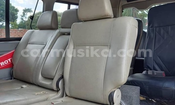 Buy Used Toyota Hiace White Car in Harare in Harare Buy Used Toyota Hiace White Car in Harare in Harare