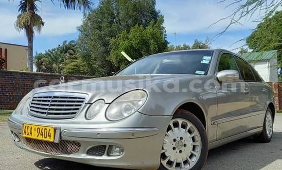 Buy Used Mercedes-Benz E-Classe Silver Car in Harare in Harare