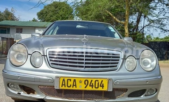 Acheter Occasion Voiture Mercedes-Benz E-Classe Gris à Harare, Harare Acheter Occasion Voiture Mercedes-Benz E-Classe Gris à Harare, Harare