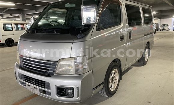 Buy Used Nissan Caravan Silver Car in Beitbridge in Matabeleland South