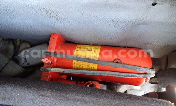 Acheter Occasion Utilitaire Mitsubishi Canter Gris à Beitbridge, Matabeleland South Acheter Occasion Utilitaire Mitsubishi Canter Gris à Beitbridge, Matabeleland South