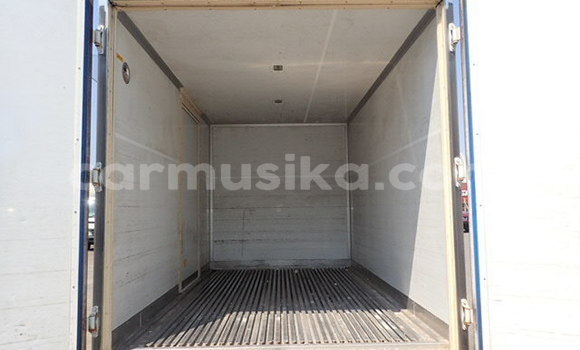 Acheter Occasion Utilitaire Mitsubishi Canter Gris à Beitbridge, Matabeleland South Acheter Occasion Utilitaire Mitsubishi Canter Gris à Beitbridge, Matabeleland South