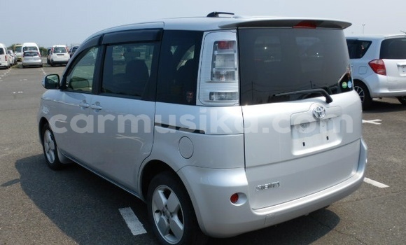 Buy Used Toyota Sienta Silver Car in Beitbridge in Matabeleland South Buy Used Toyota Sienta Silver Car in Beitbridge in Matabeleland South