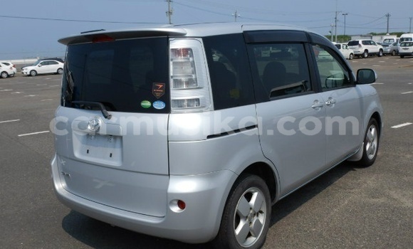 Buy Used Toyota Sienta Silver Car in Beitbridge in Matabeleland South Buy Used Toyota Sienta Silver Car in Beitbridge in Matabeleland South