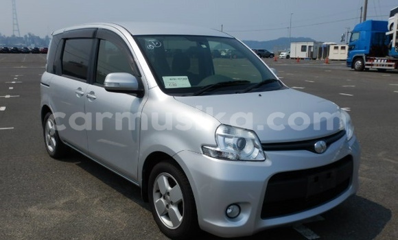 Buy Used Toyota Sienta Silver Car in Beitbridge in Matabeleland South Buy Used Toyota Sienta Silver Car in Beitbridge in Matabeleland South