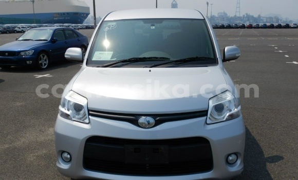 Buy Used Toyota Sienta Silver Car in Beitbridge in Matabeleland South Buy Used Toyota Sienta Silver Car in Beitbridge in Matabeleland South