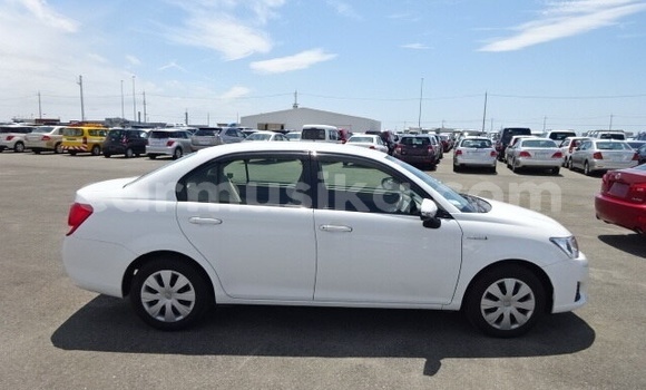 Buy Used Toyota Axio White Car in Beitbridge in Matabeleland South Buy Used Toyota Axio White Car in Beitbridge in Matabeleland South