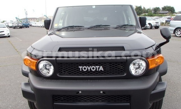 Nunua Ilio tumika Toyota FJ Cruiser Nyeusi Gari ndani ya Beitbridge nchini Matabeleland Kusini Nunua Ilio tumika Toyota FJ Cruiser Nyeusi Gari ndani ya Beitbridge nchini Matabeleland Kusini