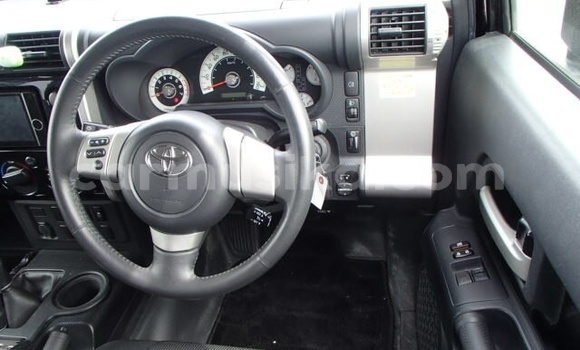 Nunua Ilio tumika Toyota FJ Cruiser Nyeusi Gari ndani ya Beitbridge nchini Matabeleland Kusini Nunua Ilio tumika Toyota FJ Cruiser Nyeusi Gari ndani ya Beitbridge nchini Matabeleland Kusini