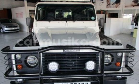 Buy Used Land Rover Defender White Car in Harare in Harare Buy Used Land Rover Defender White Car in Harare in Harare