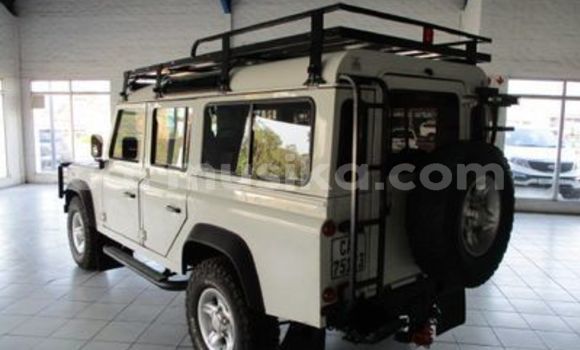 Buy Used Land Rover Defender White Car in Harare in Harare Buy Used Land Rover Defender White Car in Harare in Harare