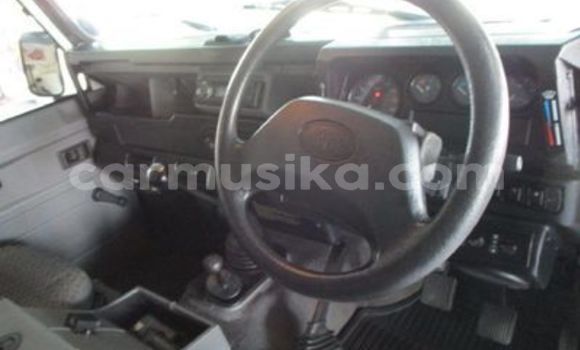 Buy Used Land Rover Defender White Car in Harare in Harare Buy Used Land Rover Defender White Car in Harare in Harare