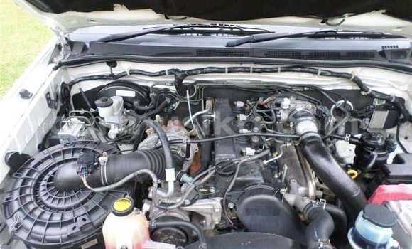 Buy Used Toyota Hilux White Car in Harare in Harare Buy Used Toyota Hilux White Car in Harare in Harare