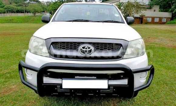 Buy Used Toyota Hilux White Car in Harare in Harare Buy Used Toyota Hilux White Car in Harare in Harare