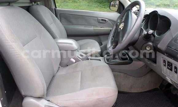 Buy Used Toyota Hilux White Car in Harare in Harare Buy Used Toyota Hilux White Car in Harare in Harare