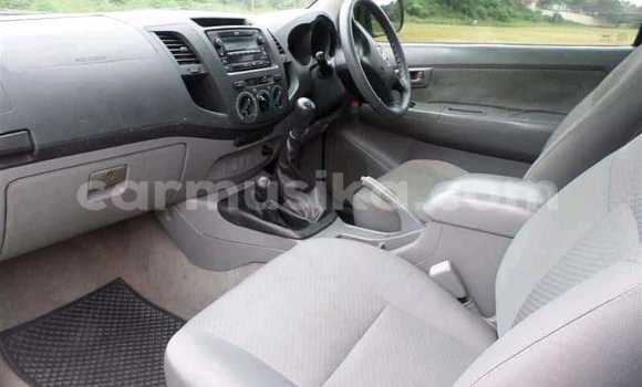 Buy Used Toyota Hilux White Car in Harare in Harare Buy Used Toyota Hilux White Car in Harare in Harare