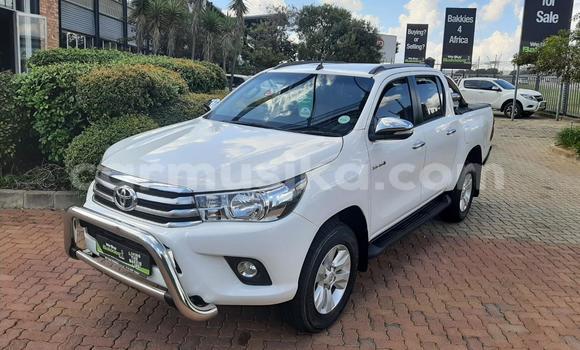 Buy Used Toyota Hilux White Car in Harare in Harare