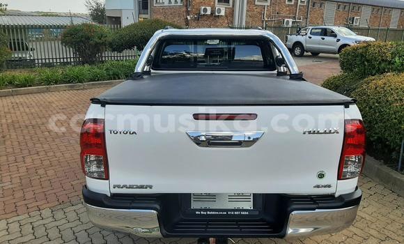 Buy Used Toyota Hilux White Car in Harare in Harare Buy Used Toyota Hilux White Car in Harare in Harare