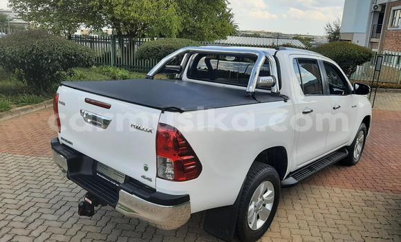 Buy Used Toyota Hilux White Car in Harare in Harare Buy Used Toyota Hilux White Car in Harare in Harare