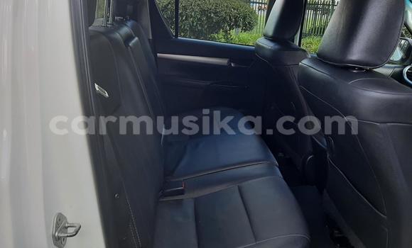 Buy Used Toyota Hilux White Car in Harare in Harare Buy Used Toyota Hilux White Car in Harare in Harare