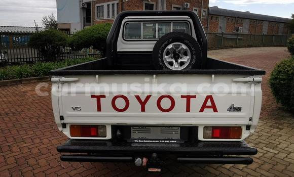 Buy Used Toyota Land Cruiser White Car in Harare in Harare Buy Used Toyota Land Cruiser White Car in Harare in Harare