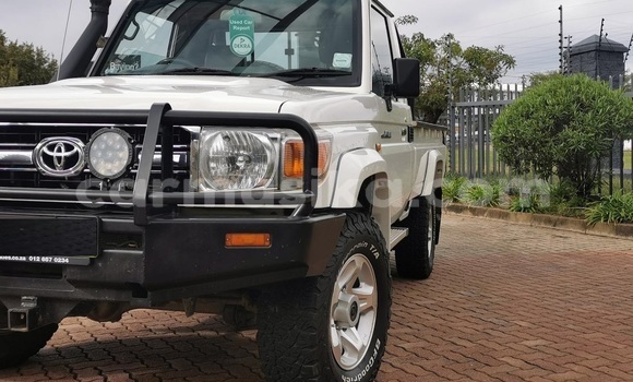 Buy Used Toyota Land Cruiser White Car in Harare in Harare Buy Used Toyota Land Cruiser White Car in Harare in Harare