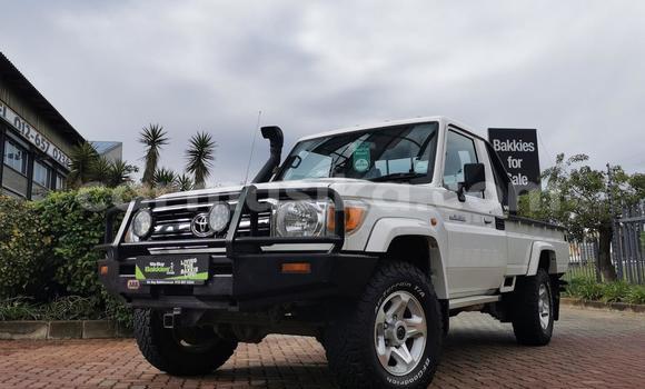 Buy Used Toyota Land Cruiser White Car in Harare in Harare Buy Used Toyota Land Cruiser White Car in Harare in Harare