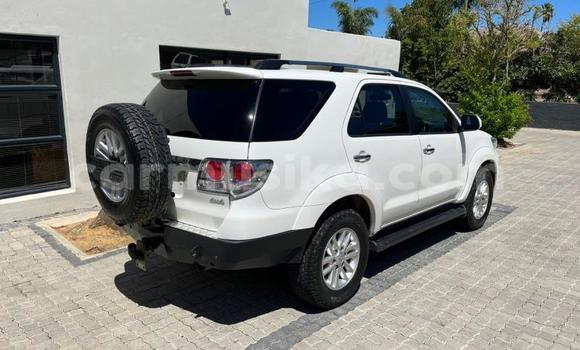 Tenga Tsaru Toyota Fortuner Chena Mota in Beitbridge in Matabeleland South Tenga Tsaru Toyota Fortuner Chena Mota in Beitbridge in Matabeleland South