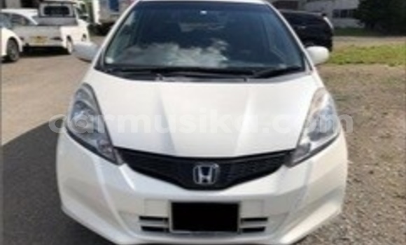 Acheter Occasion Voiture Honda Fit Blanc à Beitbridge, Matabeleland South Acheter Occasion Voiture Honda Fit Blanc à Beitbridge, Matabeleland South