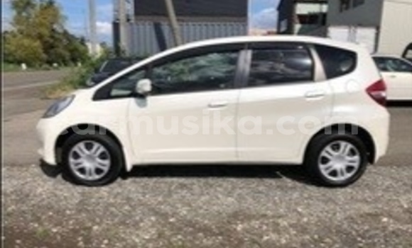 Acheter Occasion Voiture Honda Fit Blanc à Beitbridge, Matabeleland South Acheter Occasion Voiture Honda Fit Blanc à Beitbridge, Matabeleland South