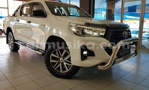 Nunua Ilio tumika Toyota Hilux Nyeupe Gari ndani ya Beitbridge nchini Matabeleland Kusini Nunua Ilio tumika Toyota Hilux Nyeupe Gari ndani ya Beitbridge nchini Matabeleland Kusini