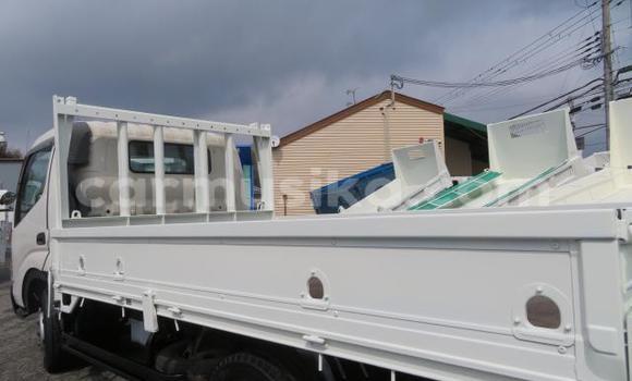 Tenga Tsaru Toyota Dyna Chena Rori in Beitbridge in Matabeleland South Tenga Tsaru Toyota Dyna Chena Rori in Beitbridge in Matabeleland South