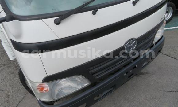 Tenga Tsaru Toyota Dyna Chena Rori in Beitbridge in Matabeleland South Tenga Tsaru Toyota Dyna Chena Rori in Beitbridge in Matabeleland South