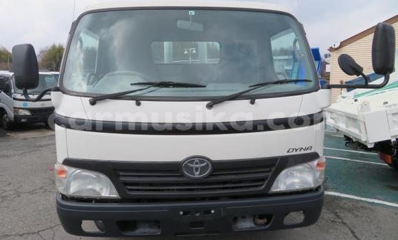 Tenga Tsaru Toyota Dyna Chena Rori in Beitbridge in Matabeleland South Tenga Tsaru Toyota Dyna Chena Rori in Beitbridge in Matabeleland South