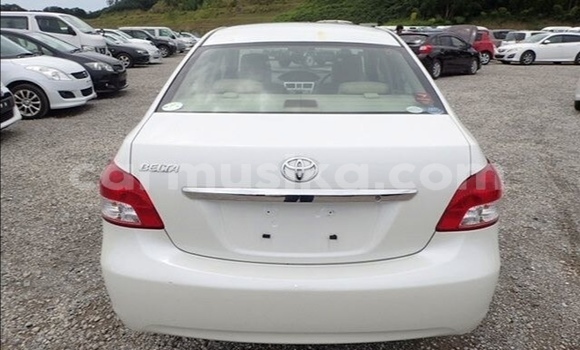 Acheter Occasion Voiture Toyota Belta Blanc à Beitbridge, Matabeleland South Acheter Occasion Voiture Toyota Belta Blanc à Beitbridge, Matabeleland South